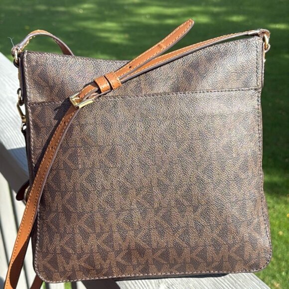 MICHAEL Micheal Kors Large Jet Set Travel Messenger/Crossbody - Picture 14 of 17